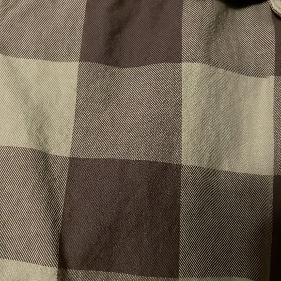 Gap XS plaid button up - Picture 3 of 4